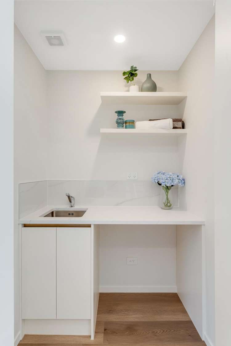 2/140 Edgewater Drive Pakuranga_11