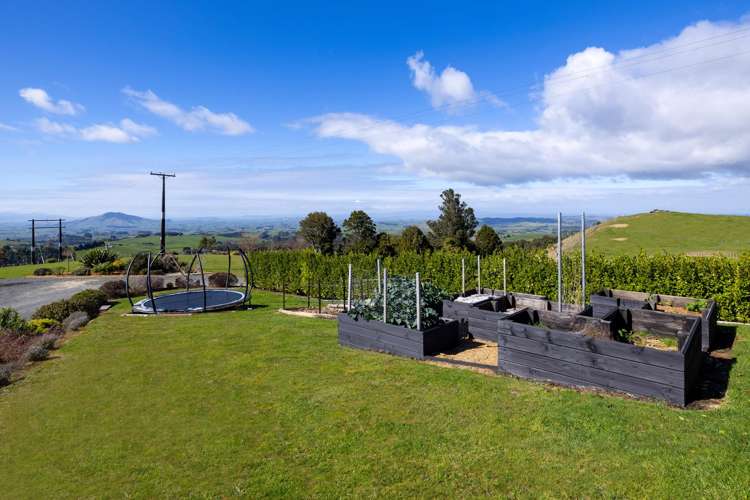 412 Pekanui Road Puketotara_38