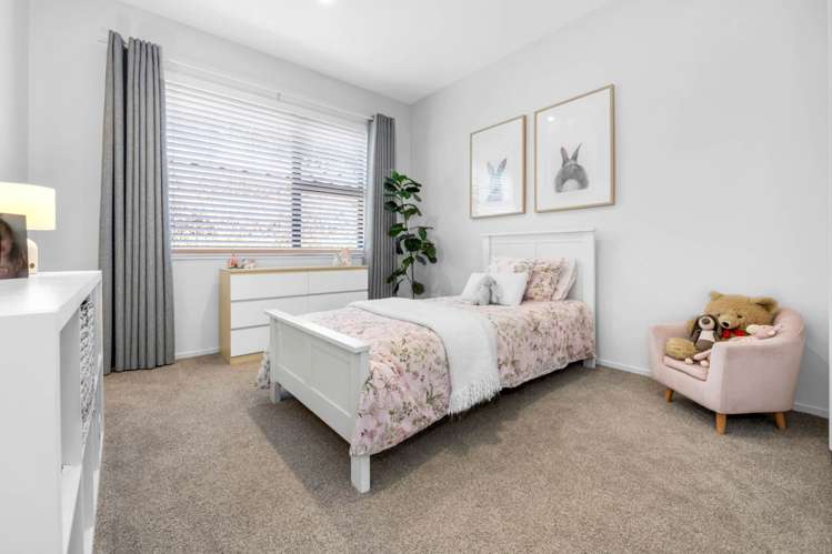 8 Doidge Street Beachlands_18