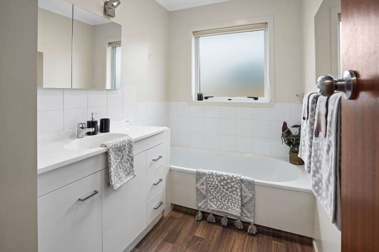 19 Selbourne Avenue Richmond_16