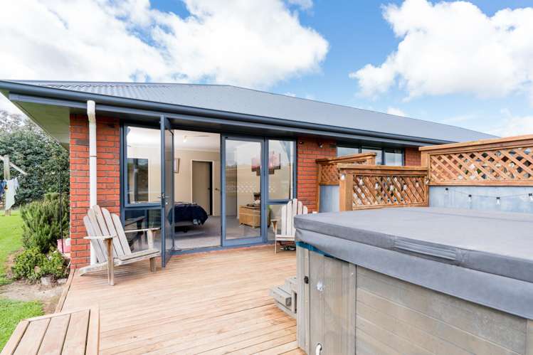 185 Centre Road Momona_17