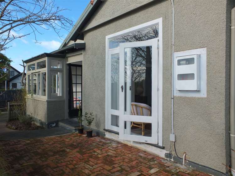 11 Kitchener Square Highfield_16