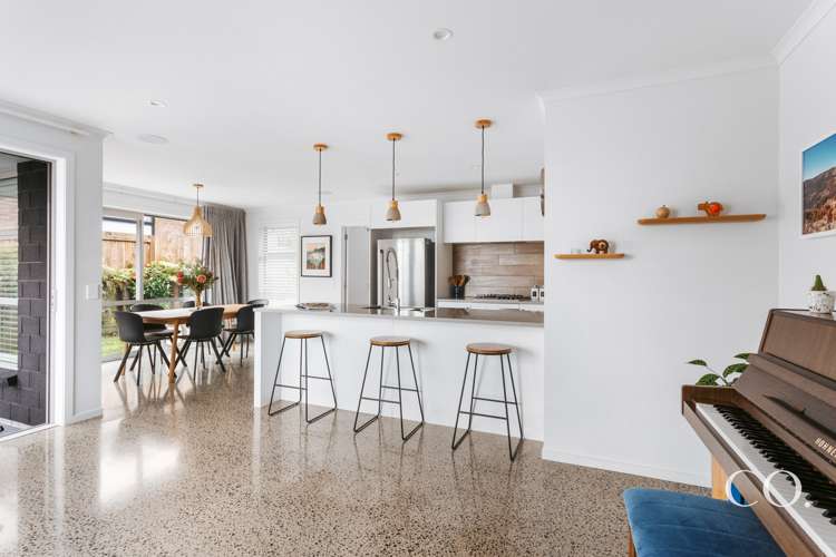 284 Ballintoy Park Drive Welcome Bay_14