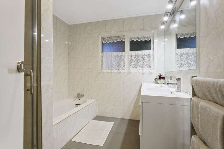 24 Martin Crescent Northcote_16