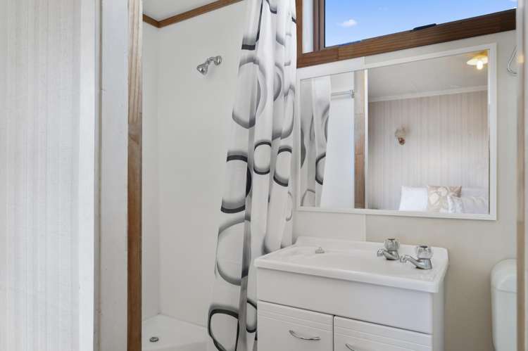 31 & 31A Kawaha Point Road Fairy Springs_8