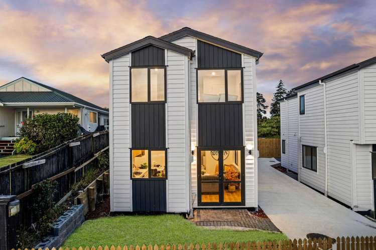 22A Miriam Corban Heights_1