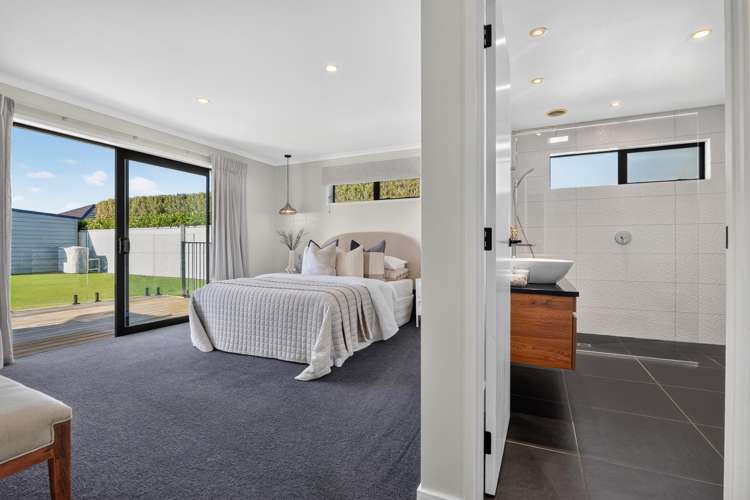34 Alan Livingston Drive Cambridge_24