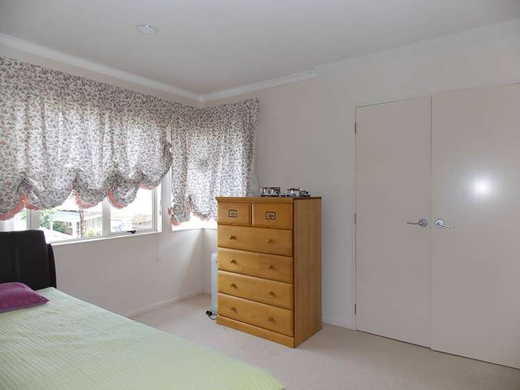 95b The Drive Epsom_11