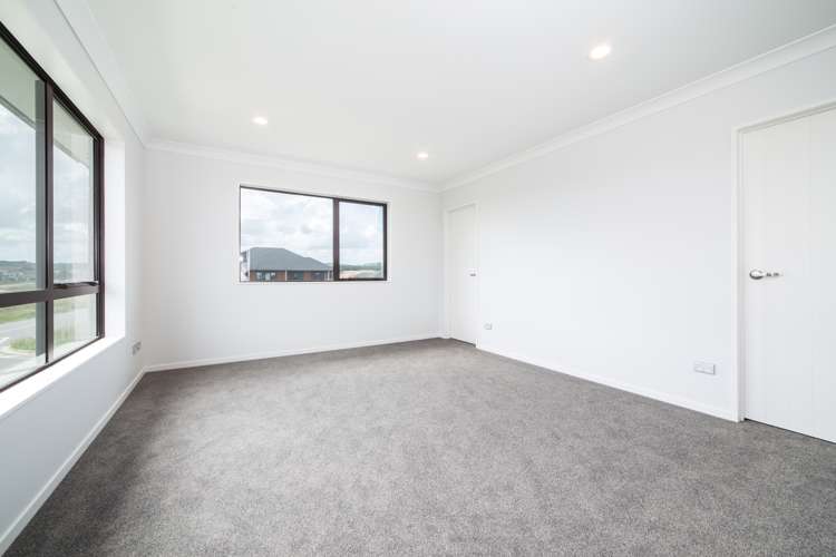 84 Donegal Park Drive Flat Bush_13