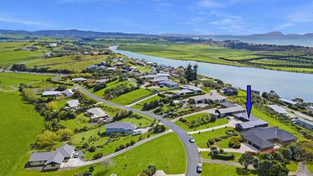 Seascape Living with River Views