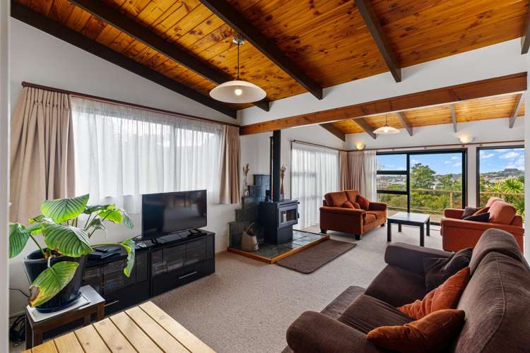 50 John Dee Crescent Red Beach_8