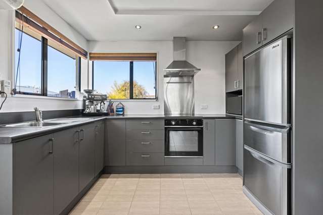 3/64 Neill Street Hornby_1