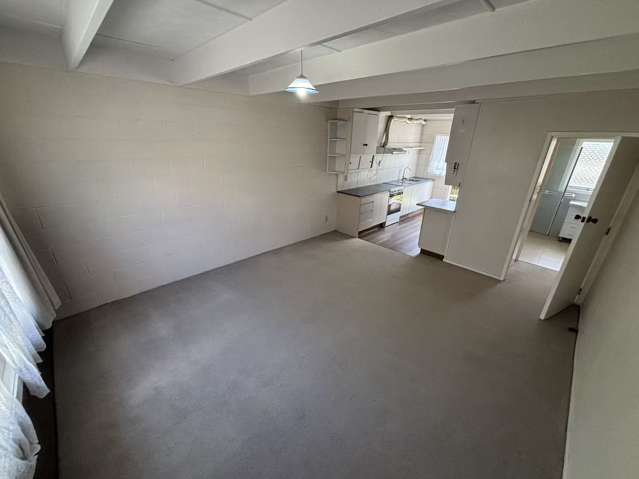 2/66 Flanshaw Road Te Atatu South_2