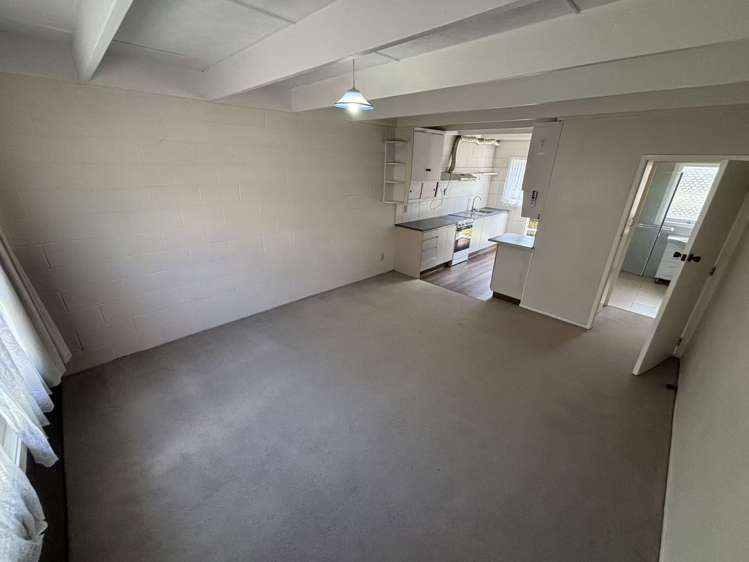 2/66 Flanshaw Road Te Atatu South_2