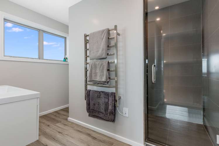 105 Endeavour Drive Whitby_17