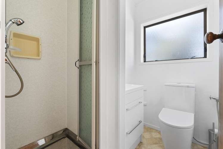 2 Empire Road Orewa_11