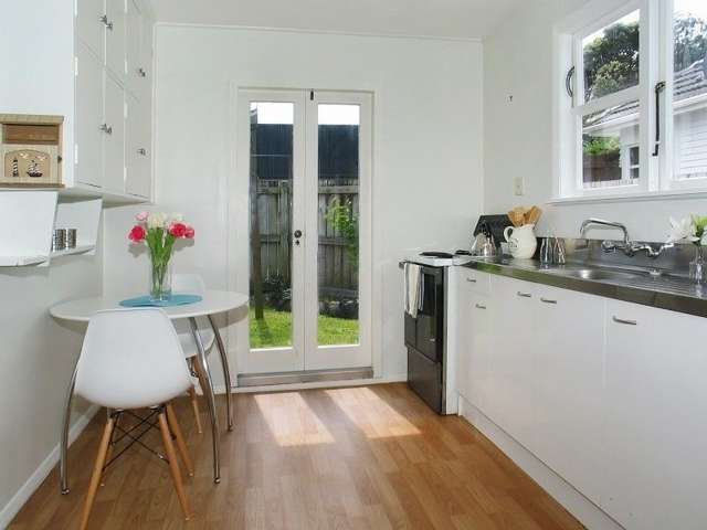 8 Whitehouse Road Titahi Bay_1