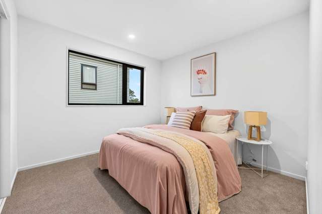 8 & 10 Bittern Place Henderson_3
