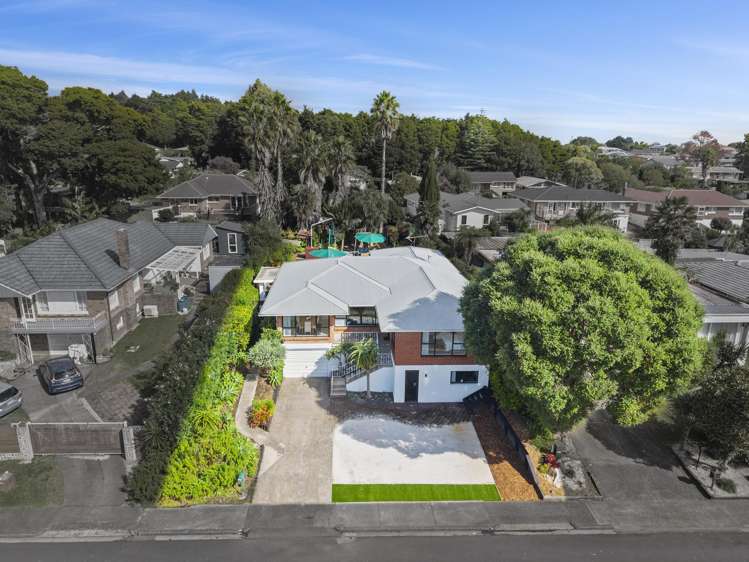 23 Lawrence Crescent Hill Park_20