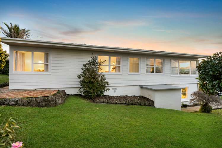 36 Mayfair Crescent Mairangi Bay_14