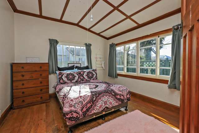 707B Queen Street East Parkvale_4