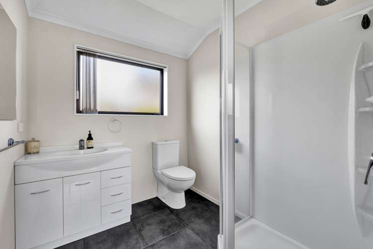 38 Montague Grove Stratford_15