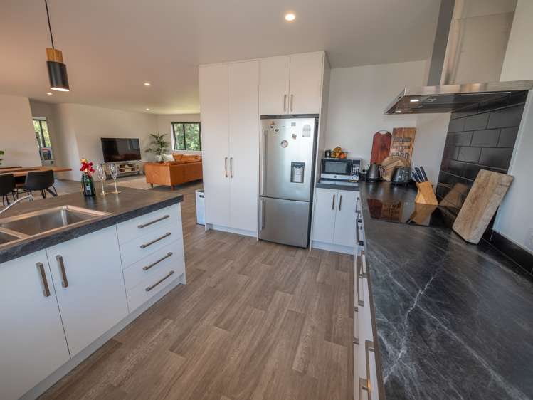 24 Dudley Crescent Cable Bay_5