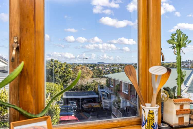 3/7 Lydia Avenue Northcote_8