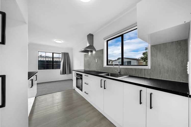 13 Hamblyn Place Ranui_6