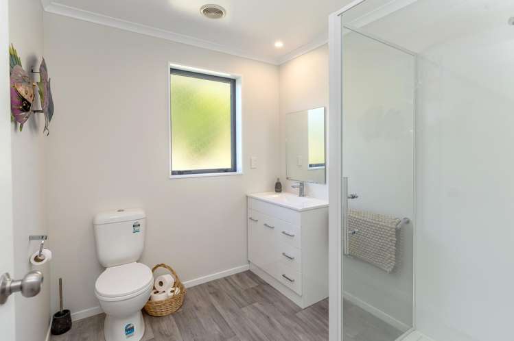 6 Balfour Crescent Castlepoint_19