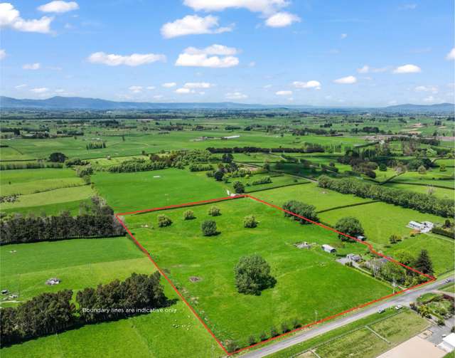 6ha lifestyle block 10 minutes from town