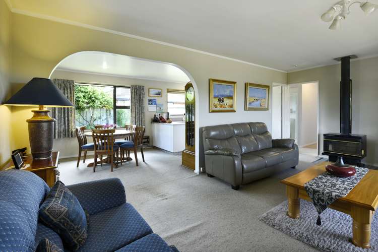 67 Aldinga Avenue Stoke_5