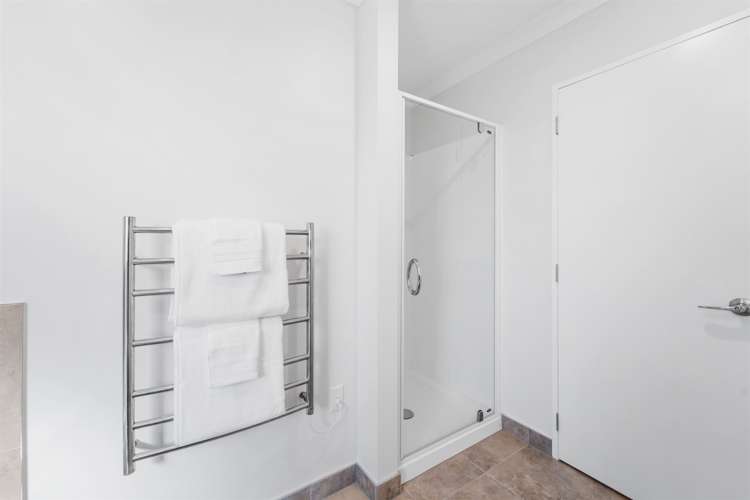 32a Centreway Road Orewa_21