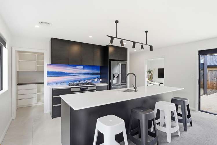71 Freedom Drive_1