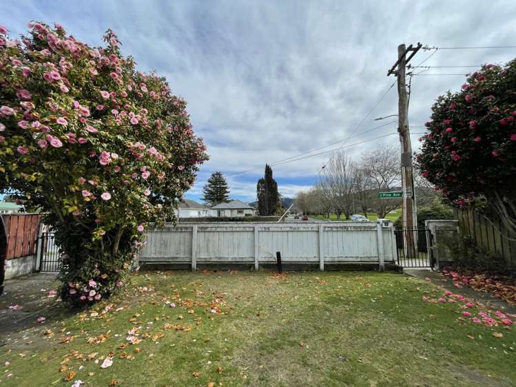 94 Pine Avenue 11305_9