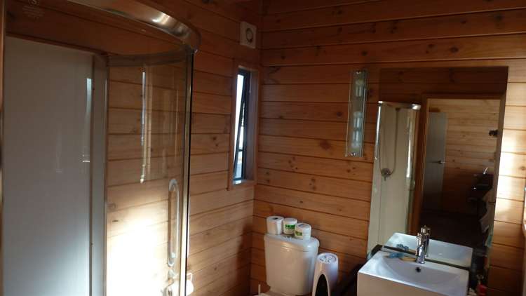 403 Fergusson Drive Thames_13