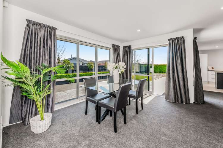 8 Temple Avenue Lincoln_12