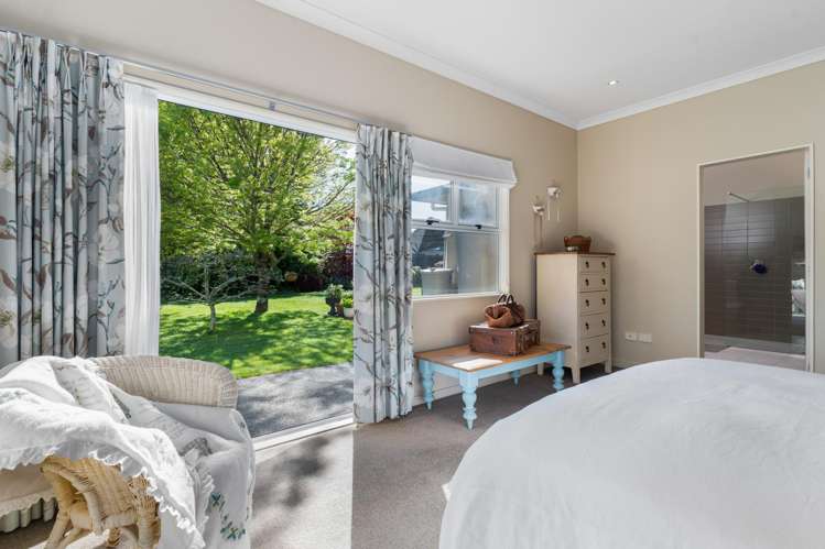 26 Deller Drive Carterton_9