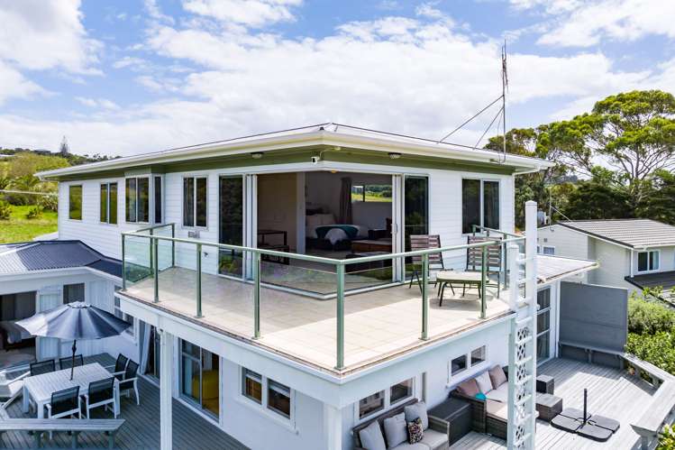 689 Cove Road Waipu_10