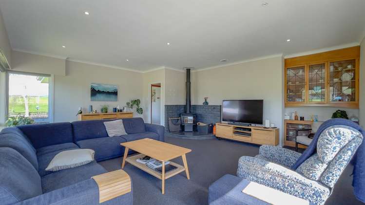 8 Heaven Road Waitakaruru_5