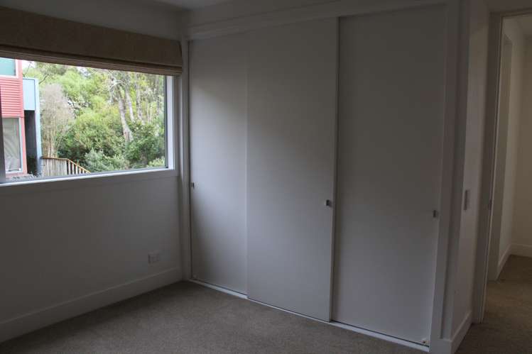  B/2 Leslie Street Wadestown_6