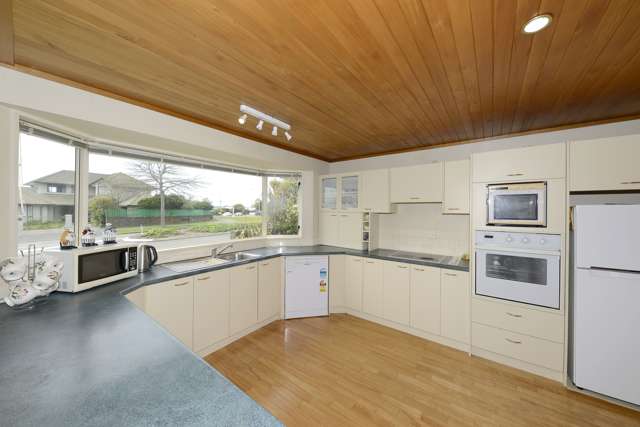 1 Travis Country Drive Burwood_3