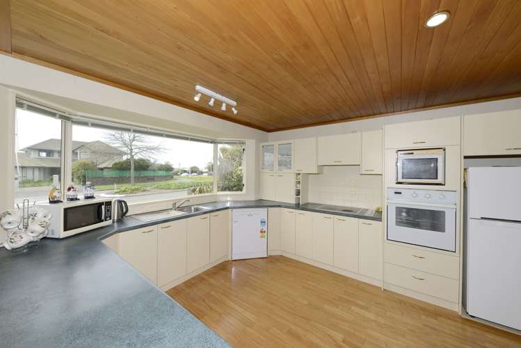 1 Travis Country Drive Burwood_3