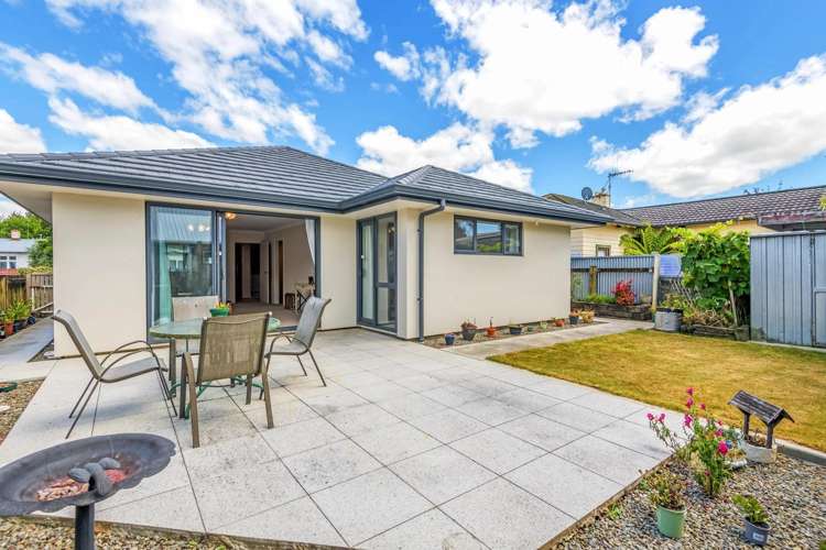 39 Shamrock Street Takaro_10