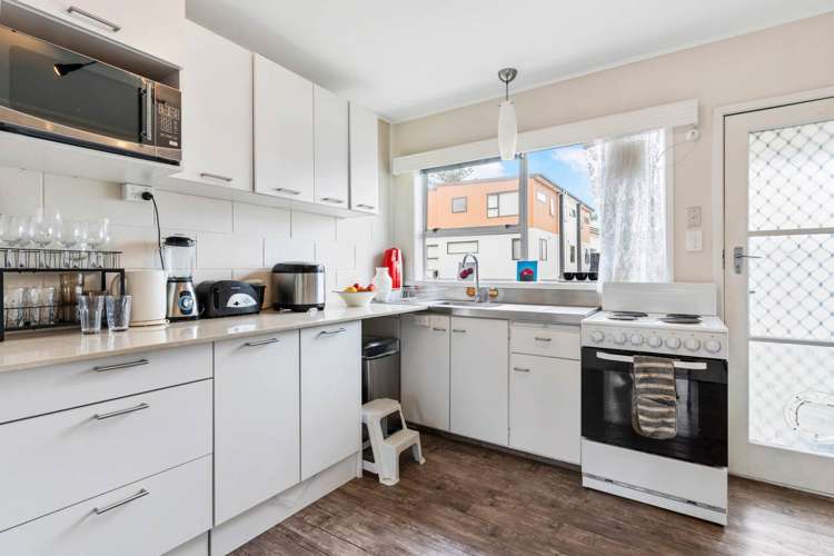 2/2 Halberg Street Glenfield_5