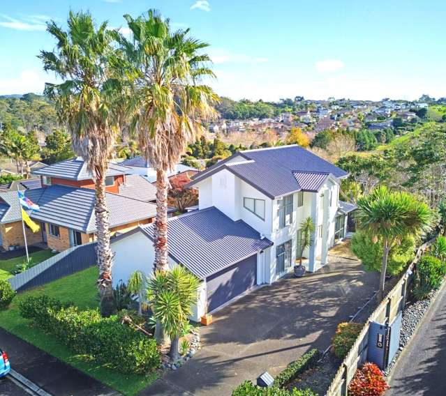 A Polished Performer in Henderson Heights