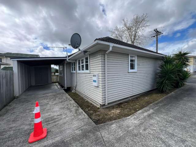 For Rent: Spacious 2-Bedroom House Papatoetoe