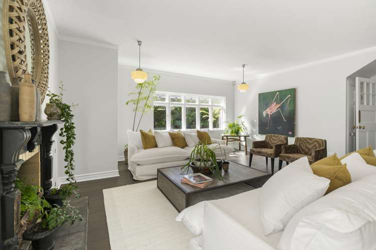 1 Ascot Avenue Narrow Neck_13