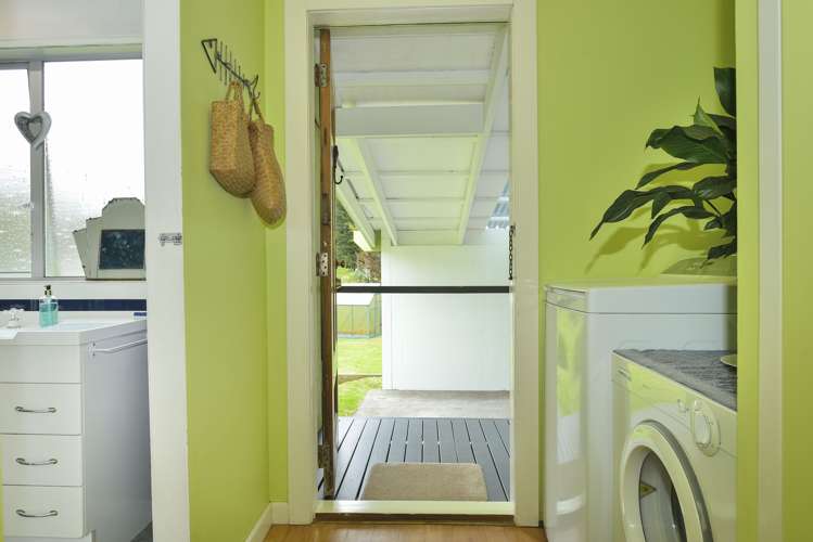 27 Ymca Road Mahia_18