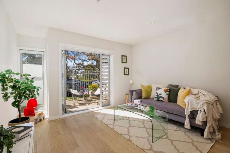 1/2 Western Springs Road_4